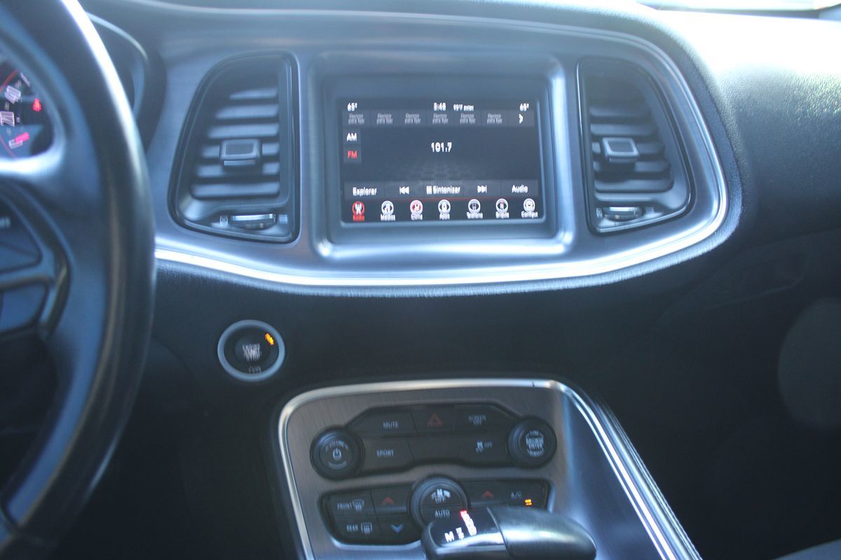 2018 Dodge Challenger SXT photo 14