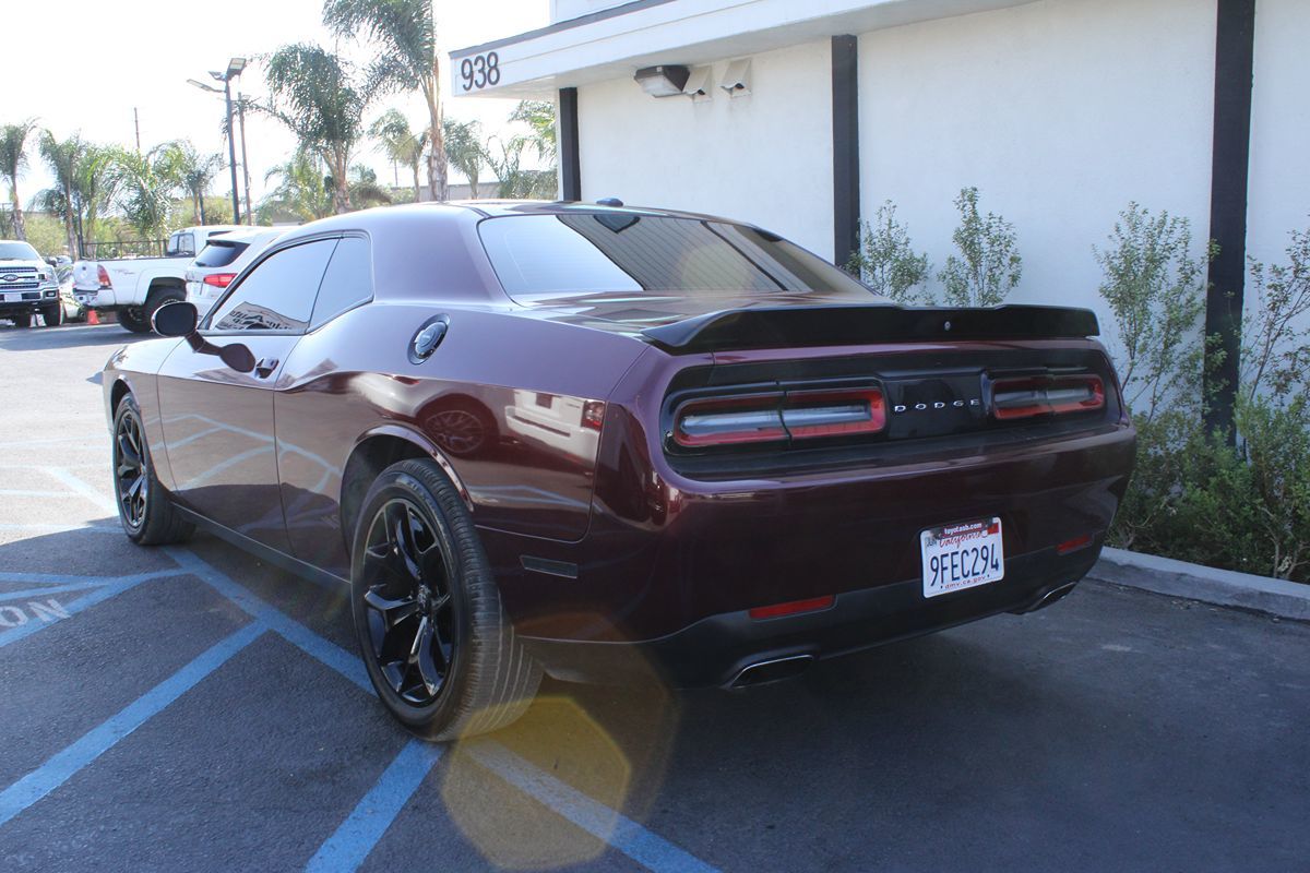 2018 Dodge Challenger SXT photo 5