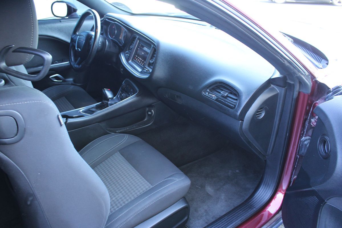 2018 Dodge Challenger SXT photo 19