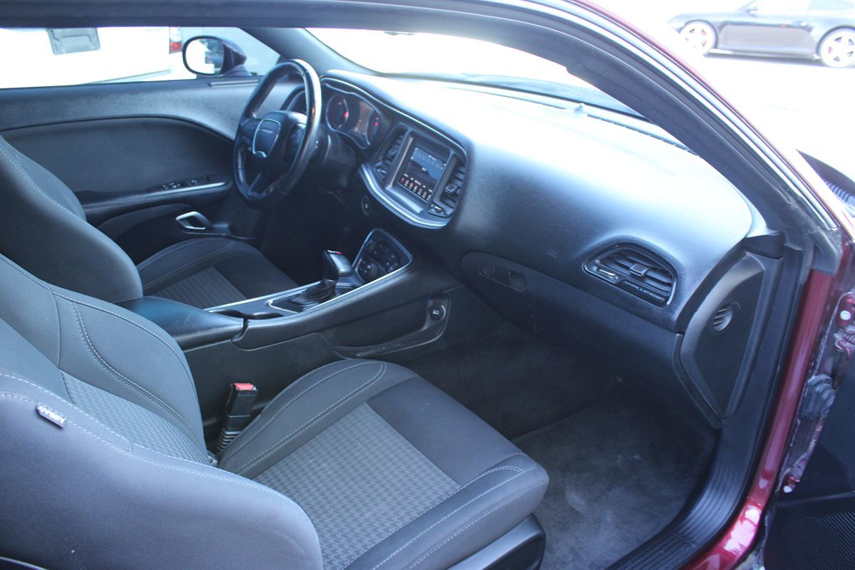 2018 Dodge Challenger SXT photo 20