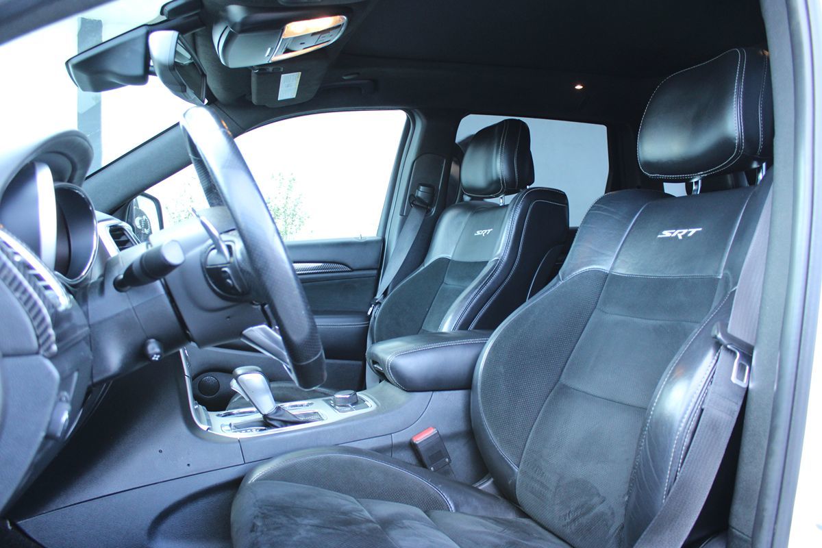 2016 Jeep Grand Cherokee SRT8 photo 9
