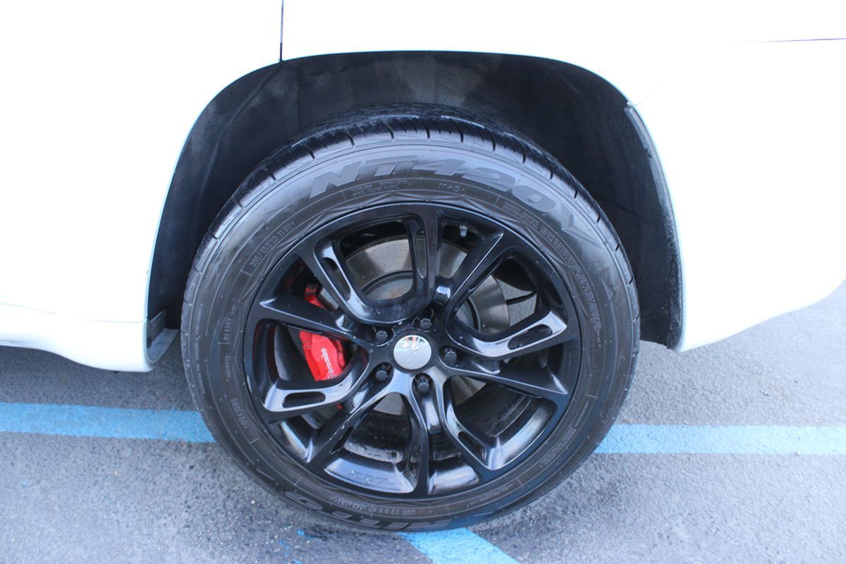 2016 Jeep Grand Cherokee SRT8 photo 7