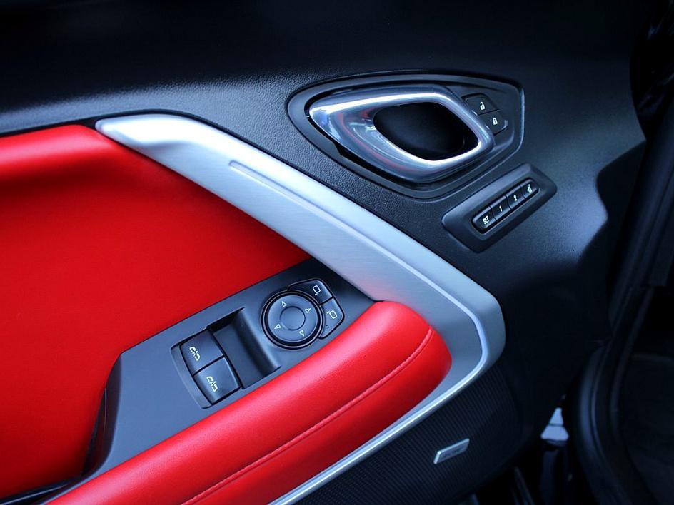 2016 Chevrolet Camaro 2SS photo 8