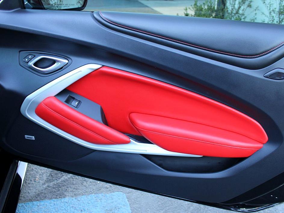 2016 Chevrolet Camaro 2SS photo 16