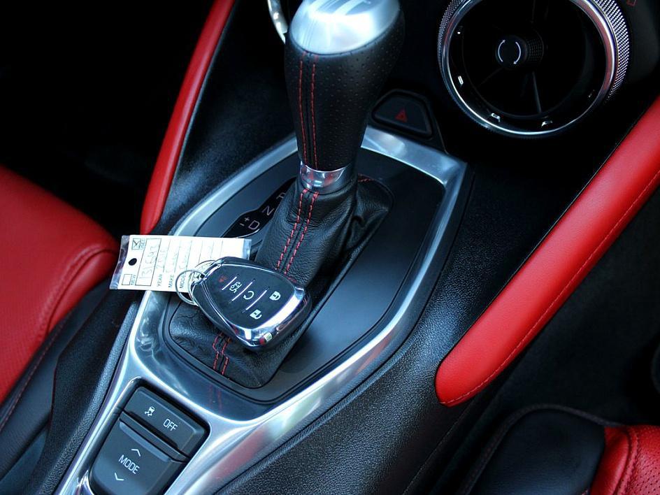 2016 Chevrolet Camaro 2SS photo 18