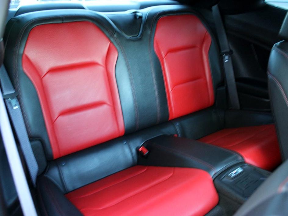 2016 Chevrolet Camaro 2SS photo 19