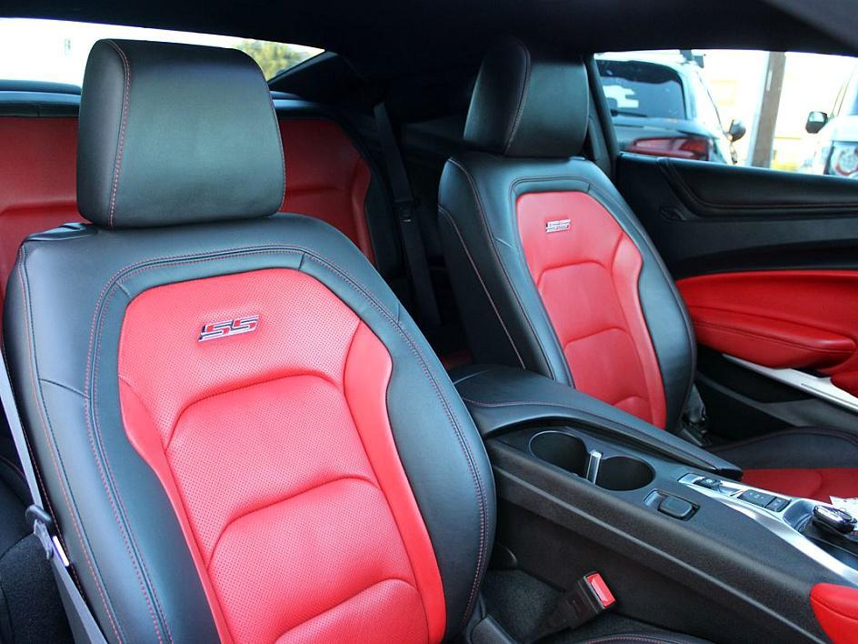 2016 Chevrolet Camaro 2SS photo 21