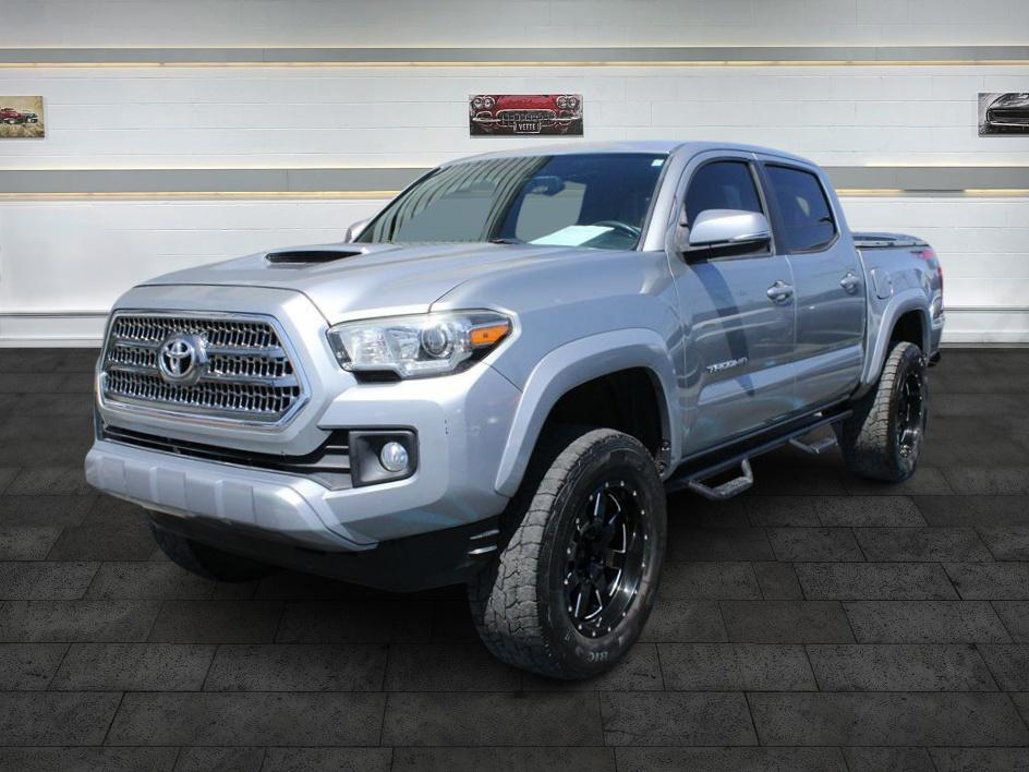 2017 Toyota Tacoma SR5 Sport TRD Pro photo 3