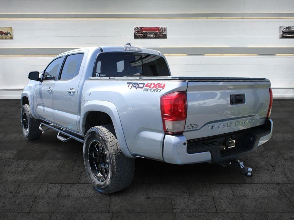2017 Toyota Tacoma SR5 Sport TRD Pro photo 4