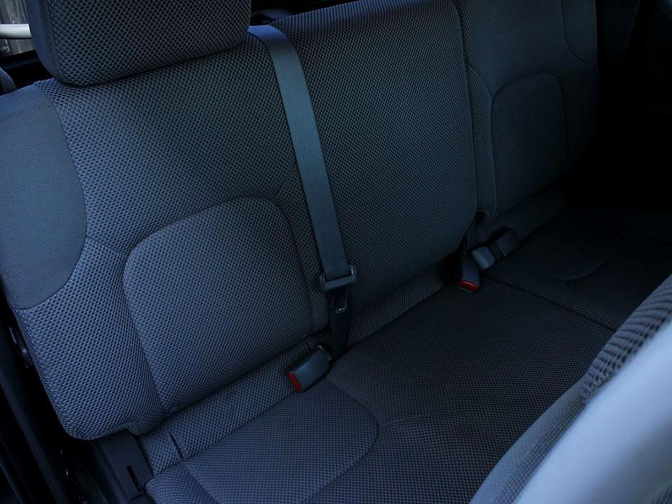 2017 Nissan Frontier SV photo 13