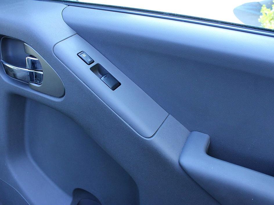 2017 Nissan Frontier SV photo 15