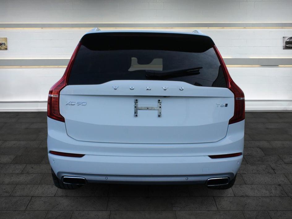 2016 Volvo XC90 T6 Momentum photo 3