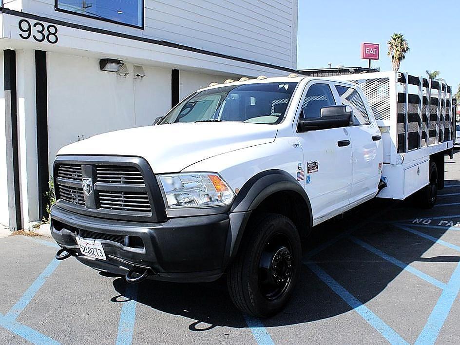 2012 Dodge Ram 5500 - Photo 3