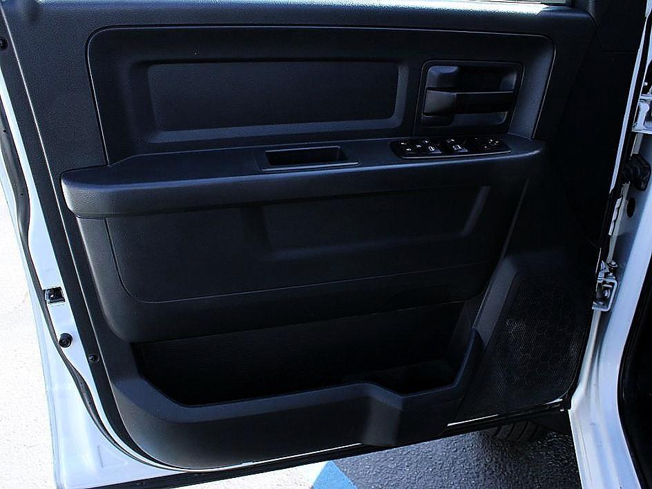 2012 Dodge Ram 5500 - Photo 7