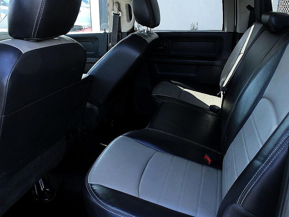 2012 Dodge Ram 5500 - Photo 12