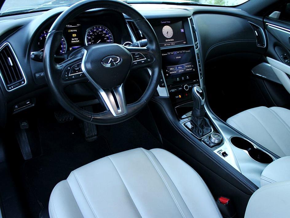 2017 Infiniti Q60 3.0t Premium photo 13
