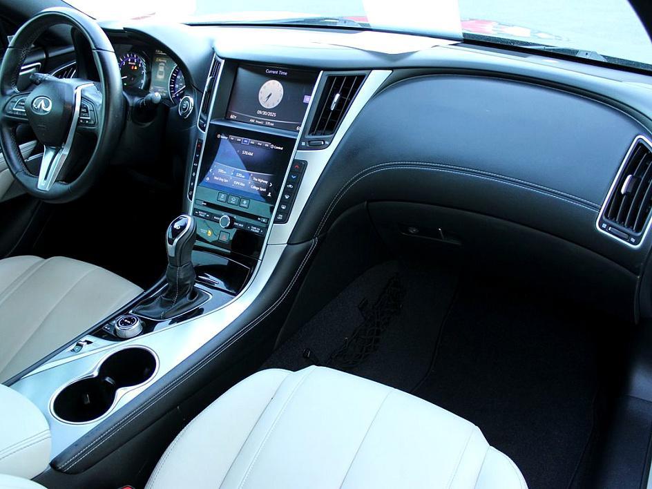 2017 Infiniti Q60 3.0t Premium photo 15