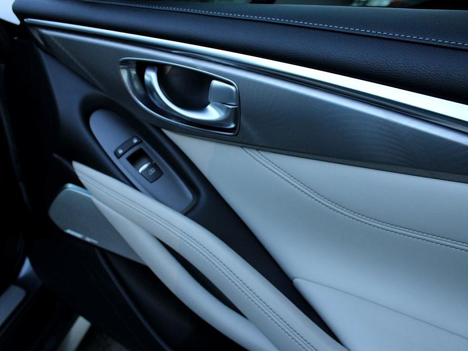 2017 Infiniti Q60 3.0t Premium photo 18