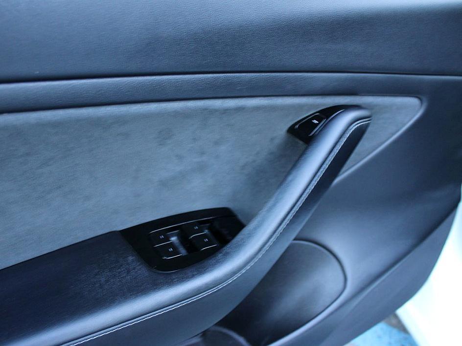2020 Tesla Model 3 Long Range photo 7