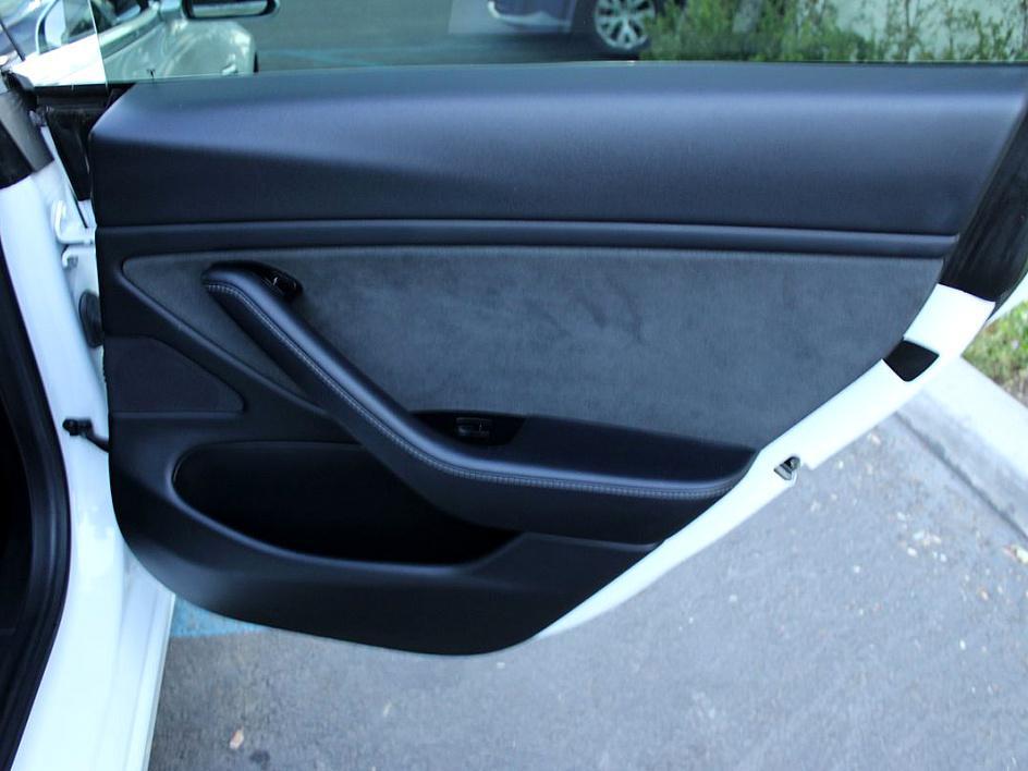 2020 Tesla Model 3 Long Range photo 15