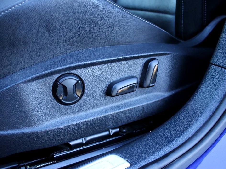 2015 Volkswagen Golf R photo 10