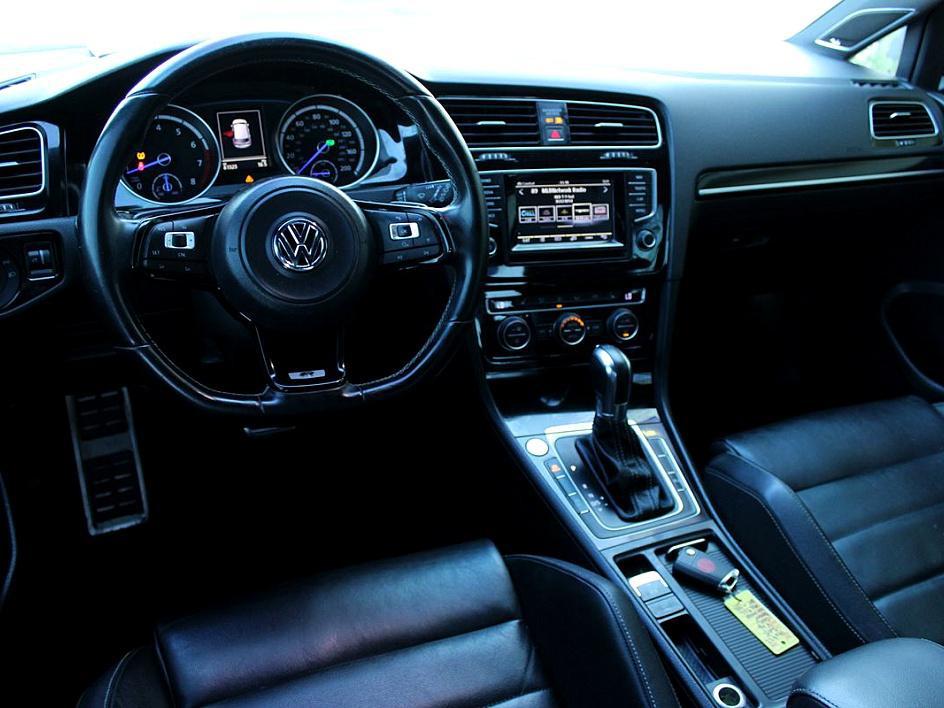 2015 Volkswagen Golf R photo 17