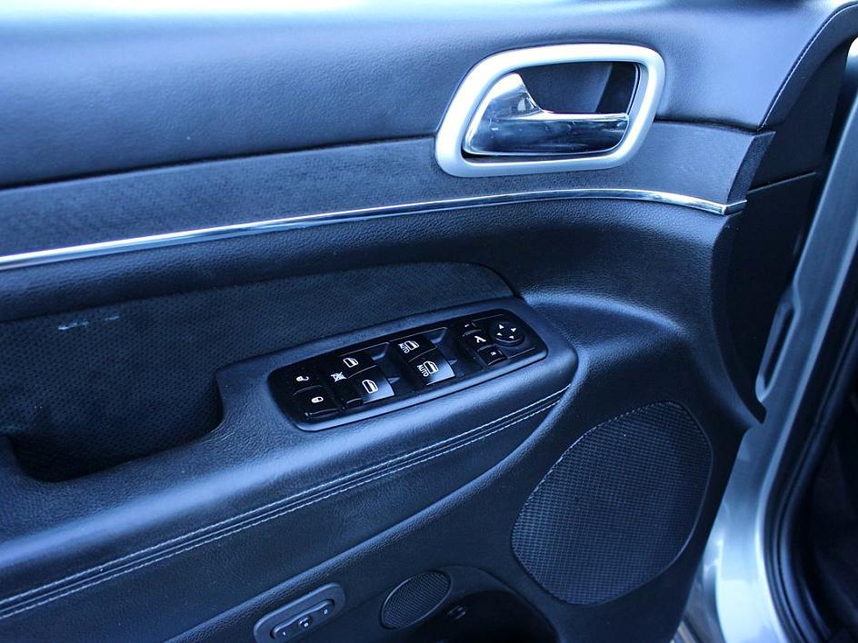 2013 Jeep Grand Cherokee SRT8 photo 9
