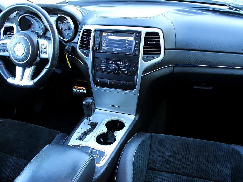 2013 Jeep Grand Cherokee SRT8 photo 17
