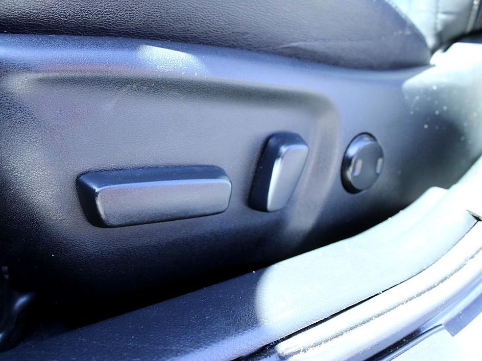 2012 Toyota Camry SE photo 9