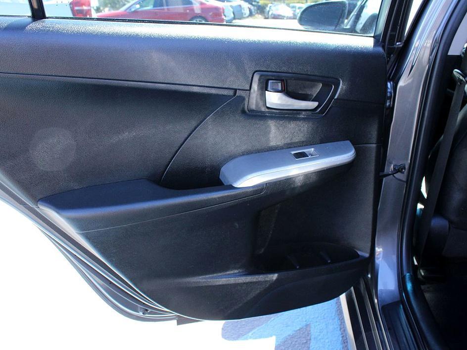 2012 Toyota Camry SE photo 12