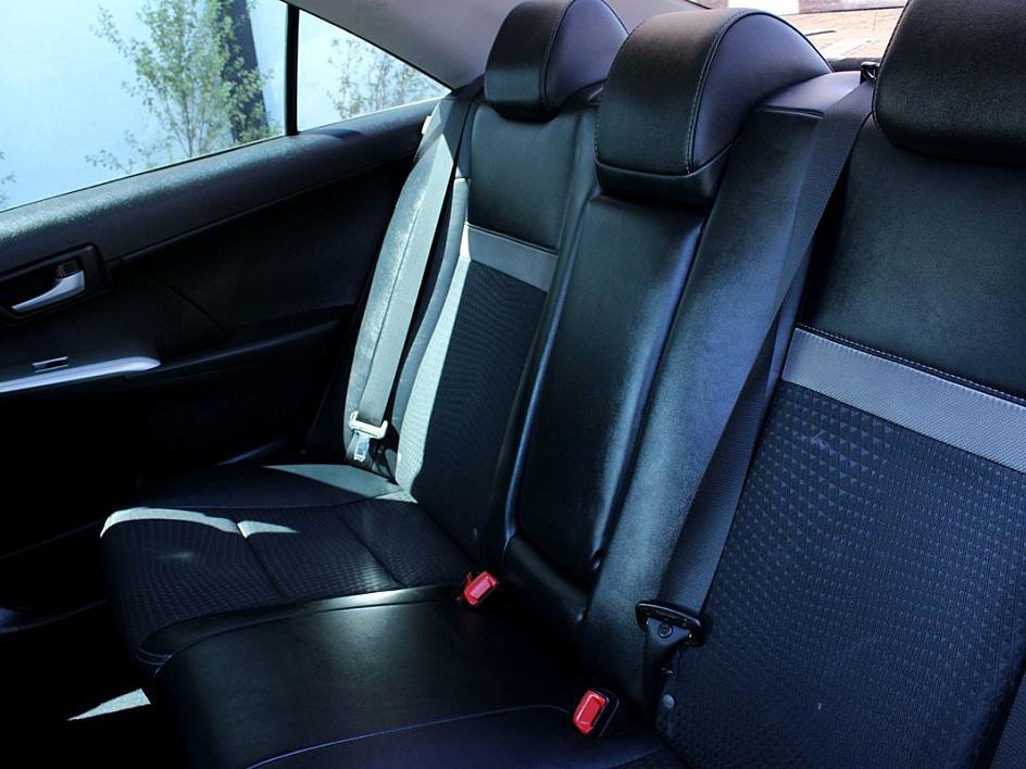 2012 Toyota Camry SE photo 13