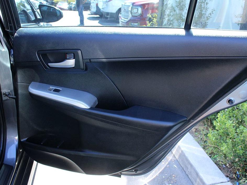 2012 Toyota Camry SE photo 14