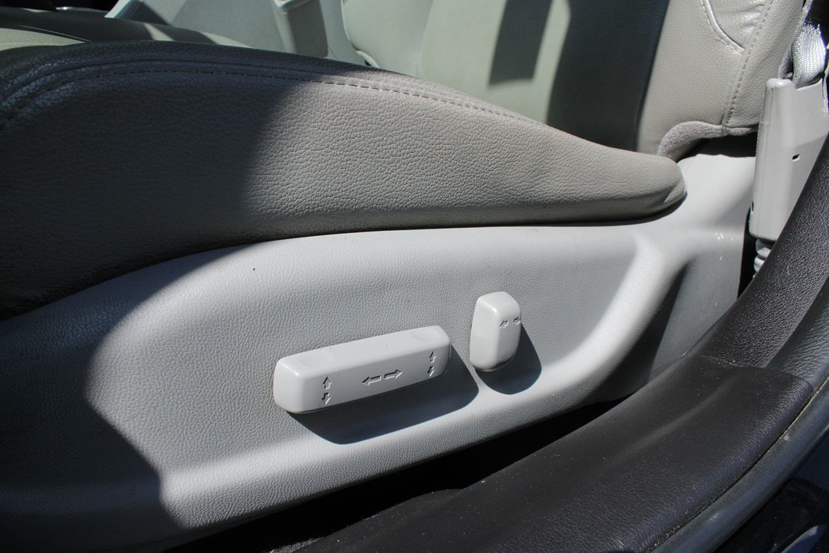 2018 Acura ILX Base Plus photo 8