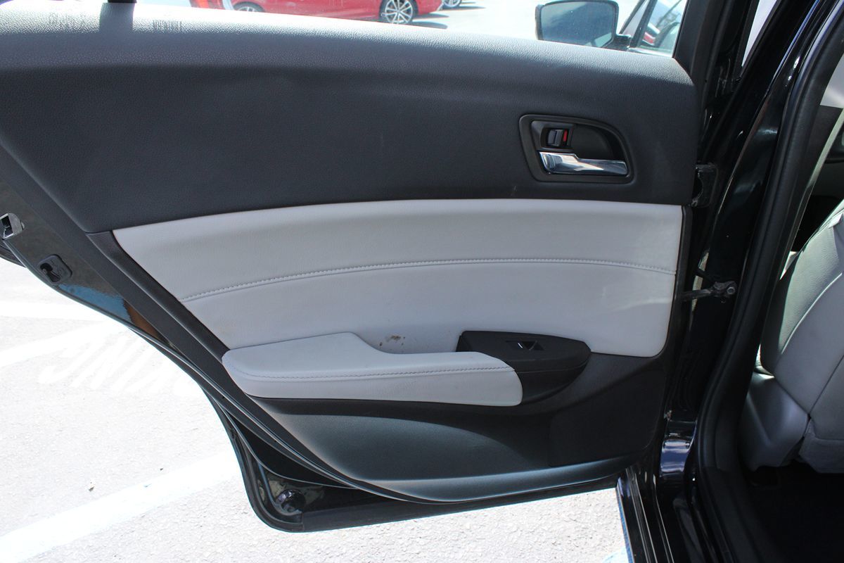2018 Acura ILX Base Plus photo 12