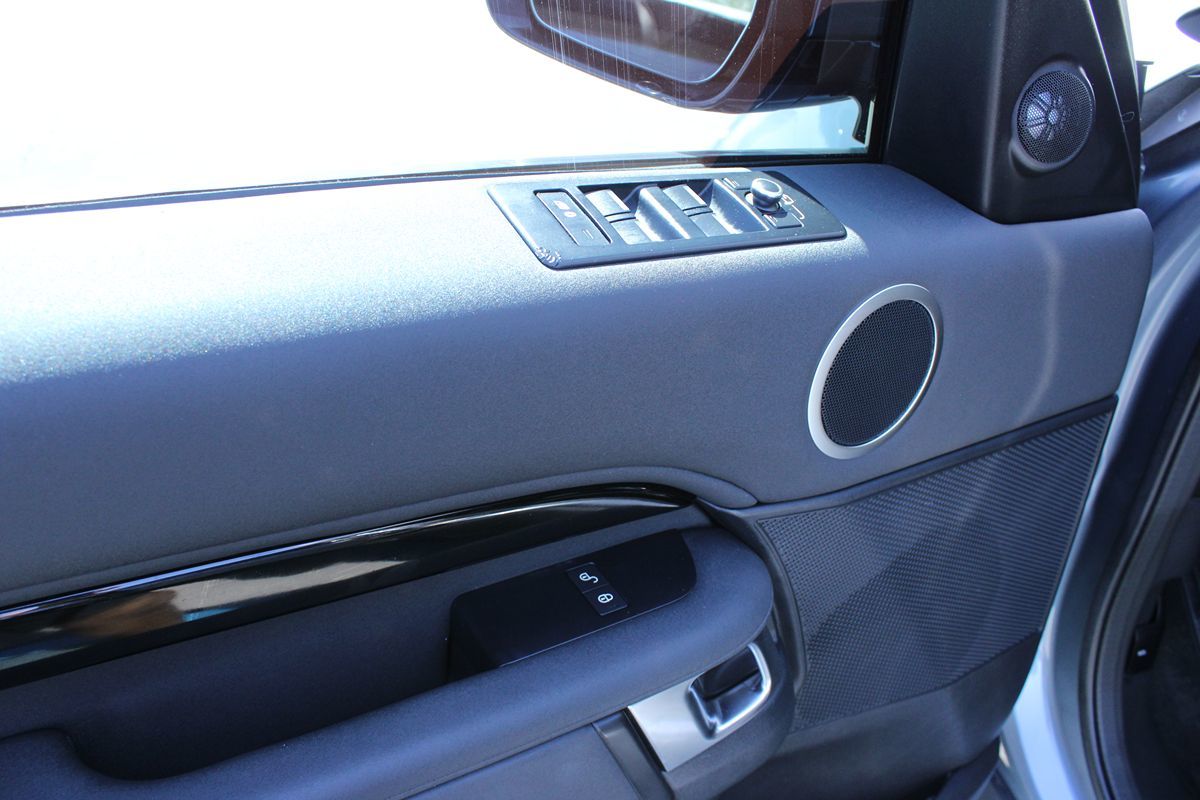 2019 Land Rover Discovery SE photo 8