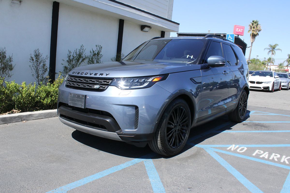 2019 Land Rover Discovery SE photo 3