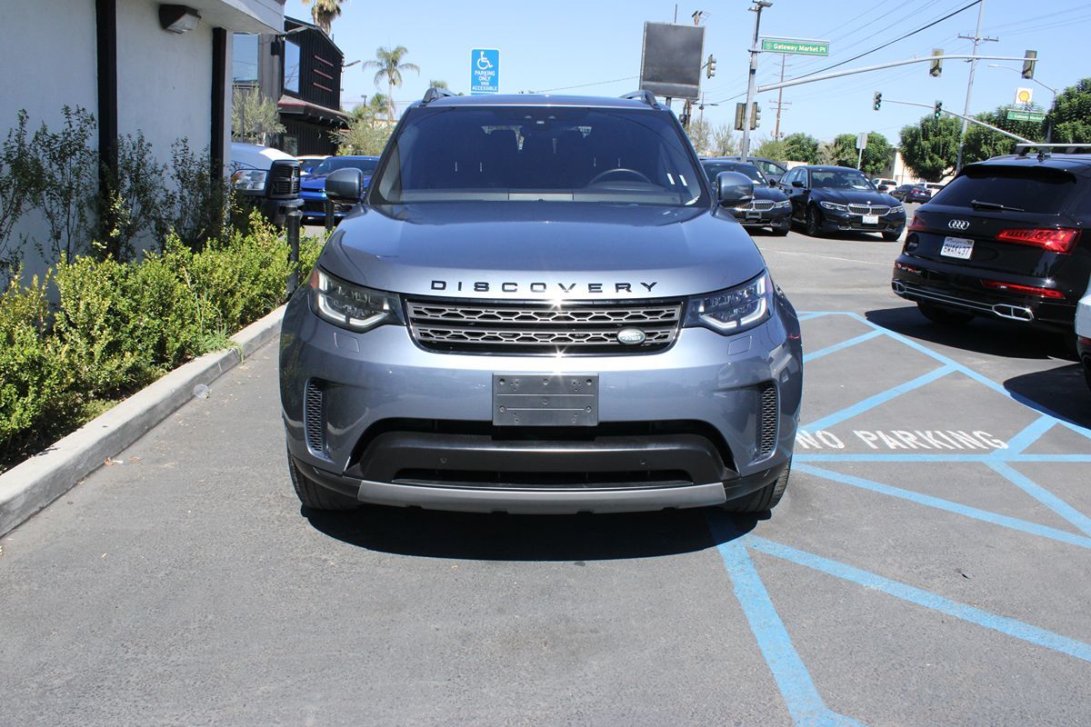 2019 Land Rover Discovery SE photo 2