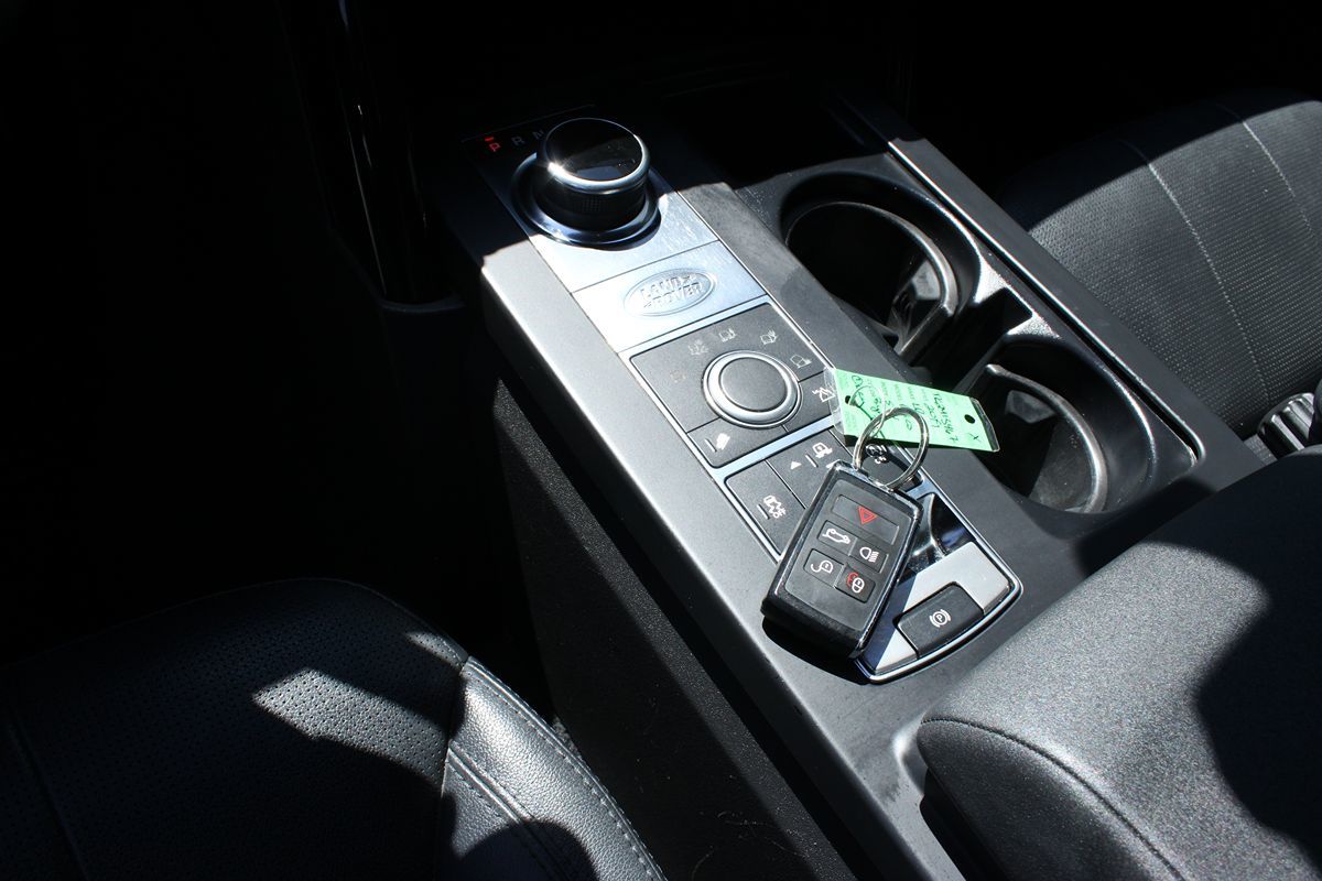 2019 Land Rover Discovery SE photo 10