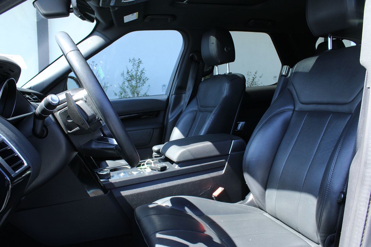 2019 Land Rover Discovery SE photo 12