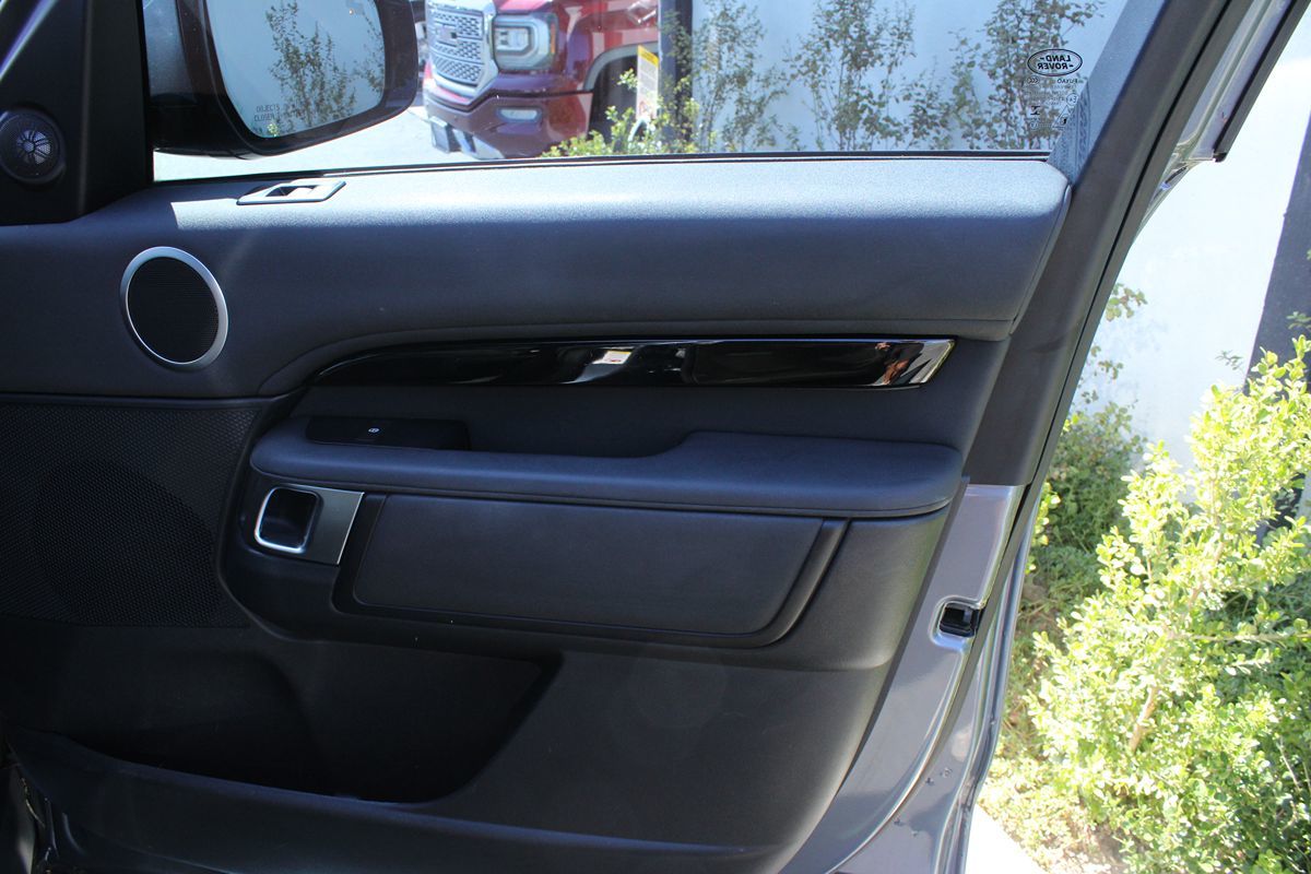 2019 Land Rover Discovery SE photo 22