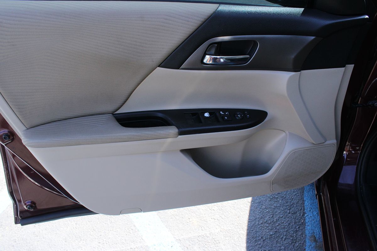 2015 Honda Accord LX photo 7