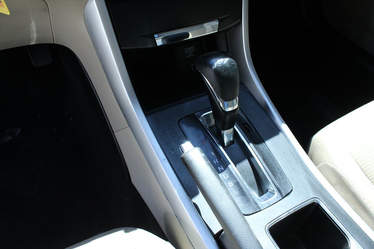 2015 Honda Accord LX photo 9