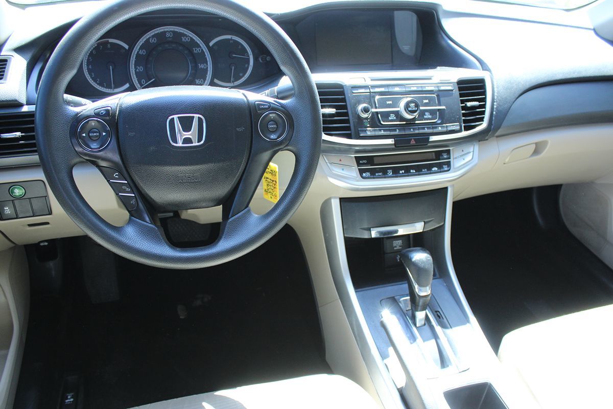 2015 Honda Accord LX photo 10