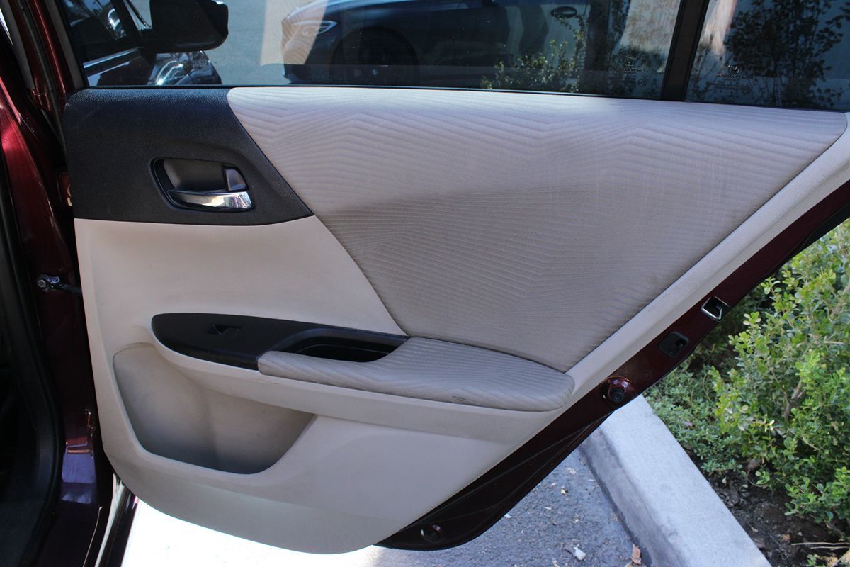 2015 Honda Accord LX photo 11