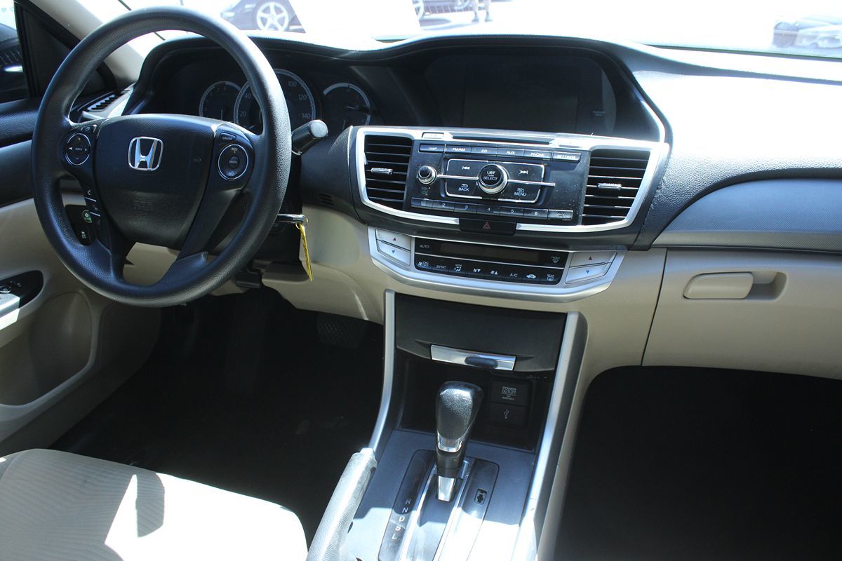 2015 Honda Accord LX photo 13