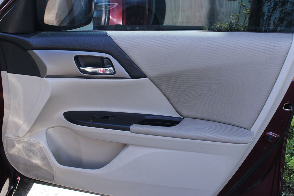 2015 Honda Accord LX photo 14