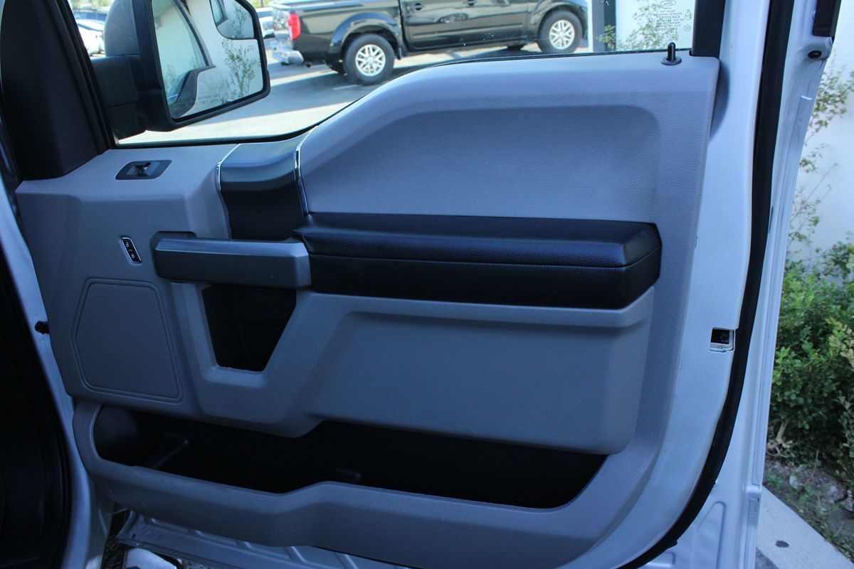 2019 Ford F-150 XLT photo 19