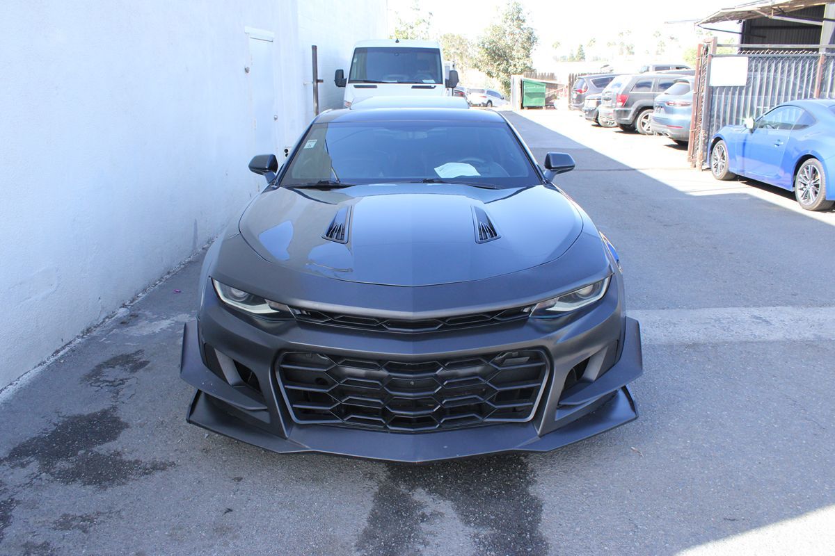 2017 Chevrolet Camaro 2SS photo 3