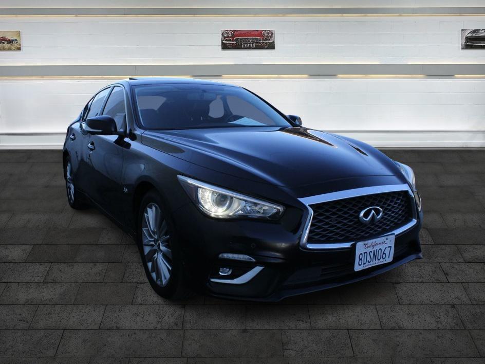2018 Infiniti Q50 3.0t LUXE photo 3