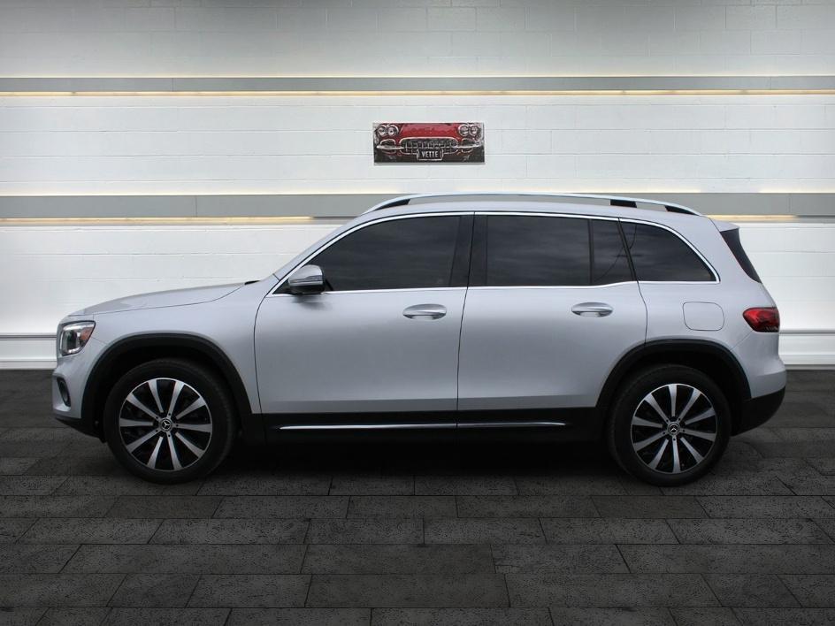 2021 Mercedes Benz GLB 250 photo 2